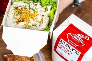 หมี่ไก่ฉีก Emily's