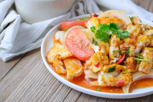 ยำไข่ดาว