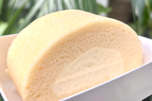 เค้กโรลนุ่มนิ่มนมสด