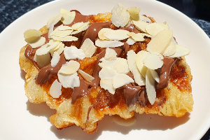  ครอฟเฟิล นูเทลล่าอัลมอนด์ (50g.)