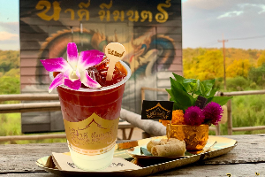 ชาไทยลาเต้ (Thai Tea Latte) 