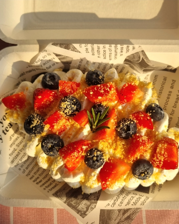 ครอฟเฟิล วิปครีม+มิกเบอรี่