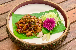 ไก่ผัดตะไคร้ (Stir-fried Chicken with lemongrass)