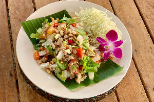 ยำมาม่าหมูสับ (Spicy instant noodles with minced pork)