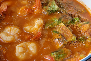 แกงส้มไข่ชะอมกุ้ง