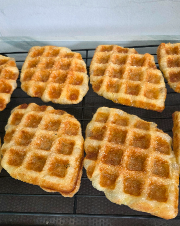 ครอฟเฟิล เคลือบน้ำตาลคาราเมล 3 ชิ้น