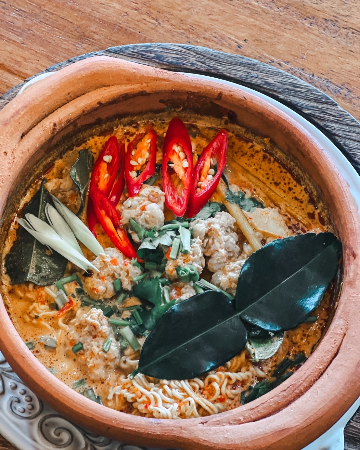 มาม่าต้มยำ  หม้อดินเตาถ่าน / ระบุเนื้อสัตว์ที่ต้องการทาน