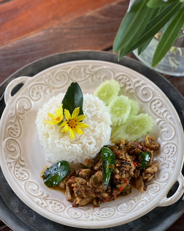 ข้าวน้ำพริกแกงป่า 