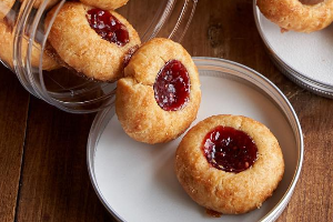 Thumbprint Cookies (Raspberry)