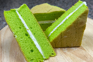  Pandan Chiffon Cake