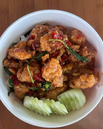 ข้าวกะเพราไก่กรอบ