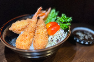ข้าวหน้าเอบิคัทสึด้ง (ข้าวหน้ากุ้งทอดทงคัตสึ) Ebi Katsu Donburi (Deep-fried Shrimp Cutlet Rice Bowl)