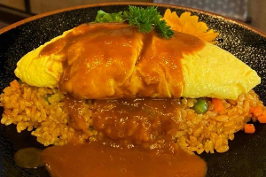 ข้าวห่อไข่ญี่ปุ่นซอสเดมิกลาส Omurice (Japanese Omelette Rice w/ Demiglace Sauce)