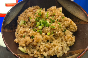 ข้าวผัดกระเทียมญี่ปุ่น Japanese Garlic Fried Rice