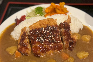ข้าวแกงกะหรี่หมูทอดทงคัตสึ Curry Rice w/ Tonkatsu (Pork Cutlet)