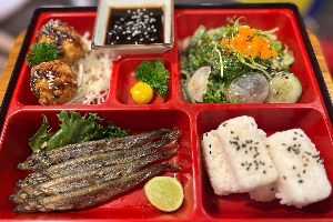 เบนโตะปลาชิชาโมะย่าง Grilled Shishamo Bento