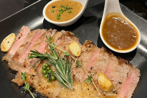 สเต็กเนื้อเซอร์ลอยน์ Beef Sirloin Steak