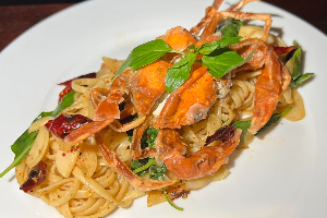 สปาเกตตี ปูนิ่มผัดพริกแห้ง Spaghetti Soft Shell Crab and Dried Chili