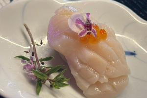 ซูชิ หอยเชลล์โฮตาเตะ Hotate (Scallop) Sushi