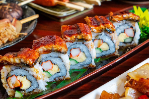 อูนางิโรล Unagi Roll