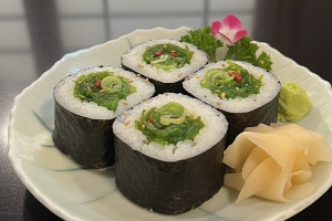 มากิ ยำสาหร่าย Seaweed Salad (Wakame) Maki
