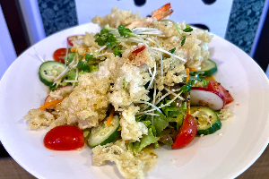 สลัดกุ้งเทมปุระ Ebi Tempura Salad