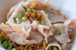 S01 ก๋วยเตี๋ยวหมูนุ่ม