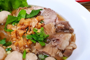 S01 ก๋วยเตี๋ยวหมูตุ๋น หมูนุ่ม