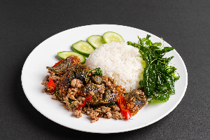 S11 ผัดกระเพรา