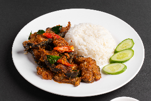 S11 ผัดพริกแกง