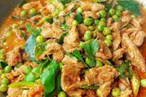 S15 ข้าวราดแกงหมูมะเขือพวง