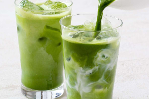 ชาเขียวมัทฉะเย็น สูตรหวานน้อย (Iced Matcha Green Tea - Low Sugar)