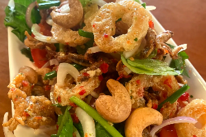 ยำสามกรอบ