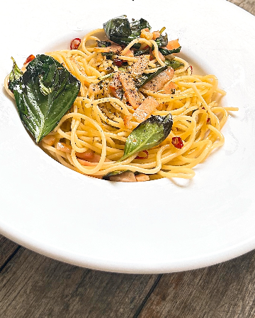 สปาเกตตี ผัดพริกแห้งเบคอน