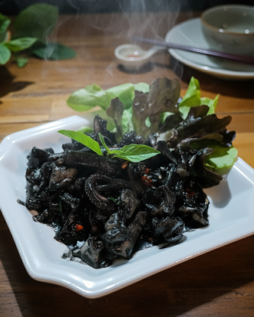 หมึกผัดดำ