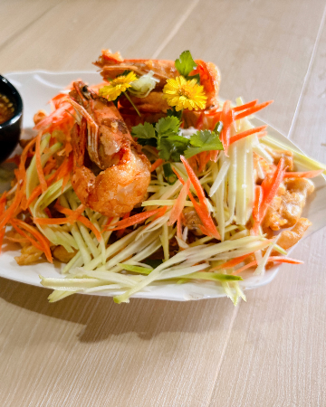 ยำเห็ดรวมทอดกรอบ