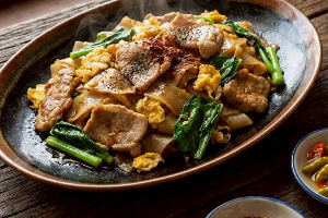 ผัดซีอิ๋วเส้นใหญ่