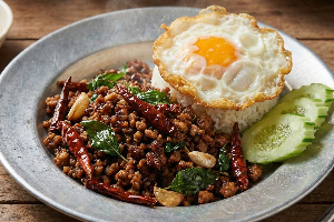 กะเพราพริกแห้ง