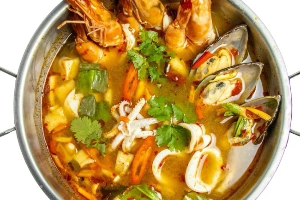 ต้มยำทะเลสามสมุทรหม้อไฟ