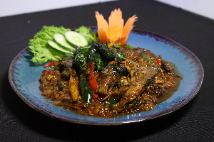 กะเพราปลากระป๋องกัปตันเรือ (กับข้าว)