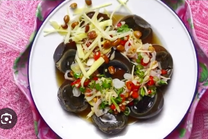 ยำไข่เยี่ยวม้า