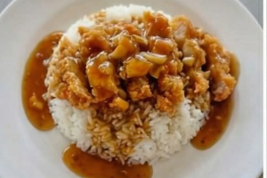 ไก่กรอบ ซอส ราดข้าว