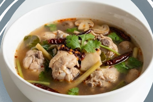 ต้มยำไก่เมือง