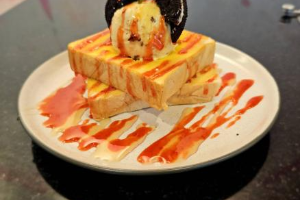 โทสสตอเบอรี่ ไอศรีมเสิร์ฟ1ลูก