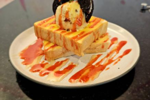 โทสสตอเบอรี่ ไอศรีมเสิร์ฟ1ลูก