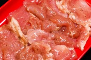 หมูหมักพริกไทยดำ