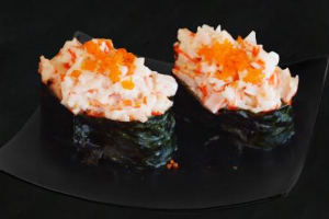 ข้าวห่อสาหร่ายหน้าสลัดปูอัด (1 คำ : ชุด)
