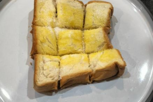ขนมปังเนยน้ำตาล