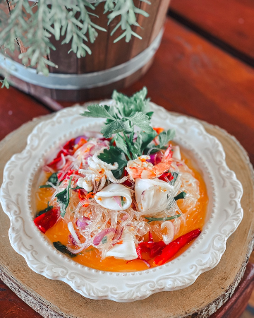 ยำรวมมิตรวุ้นเส้น