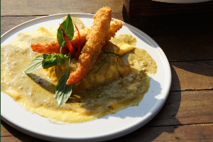 ข้าวไข่ข้นครีมเขียวหวานกุ้งทอด